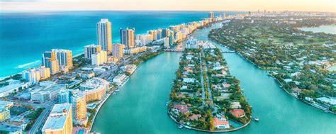 The swimming season in this location lasts all year round. Average annual water temperature on the coast in Miami Beach is 79°F, by the seasons: in winter 73°F, in spring 77°F, in summer 84°F, in autumn 81°F. Minimum water temperature (69°F) in Miami Beach it happens in February, maximum (87°F) in August. You can find out detailed data ... 